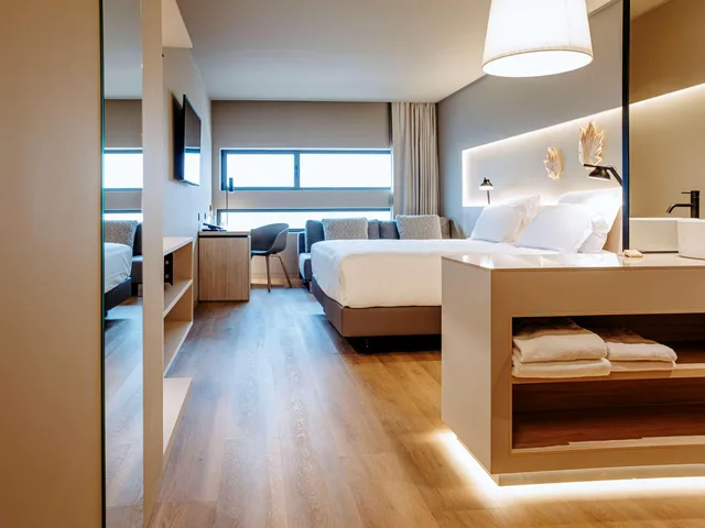 غرفة سوبيريور بسرير كينج مع أريكة، Mercure Fatima 9/10