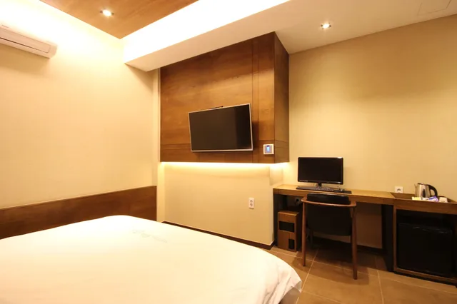 غرفة بريميوم بسرير مزدوج، Jinhae Pasta Hotel 3/7