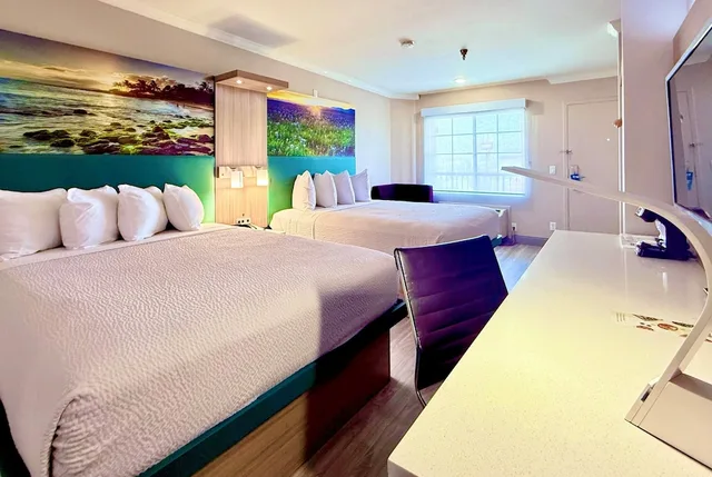 غرفة قياسية بسريرين كوين للمدخنين، Days Inn By Wyndham Los Angeles Lax Redondo Manhattan Beach 4/10