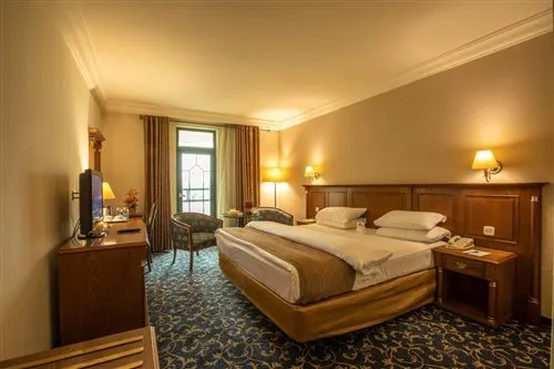 غرفة سوبيريور بسرير مزدوج أو سريرين منفصلين، Bristol Hotel Amman 1/2