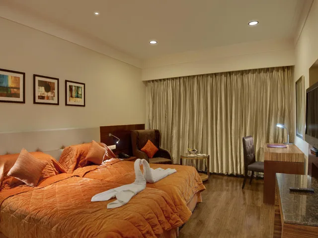 Deluxe, King Bed, The Golden Palms Hotel Spa Delhi 3/3