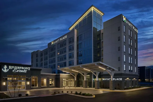 Specialty, Suite, King Bed, Sofa، Hyatt Place Wilmington Riverfront 1/2