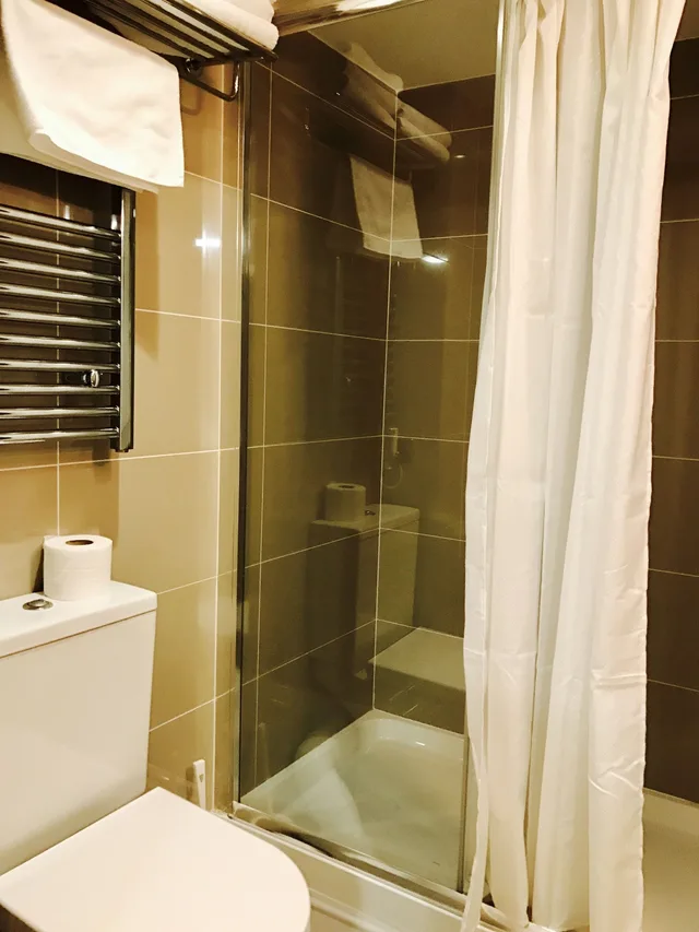 غرفة عائلية بسرير فردي، Royal Cambridge Hotel 3/3