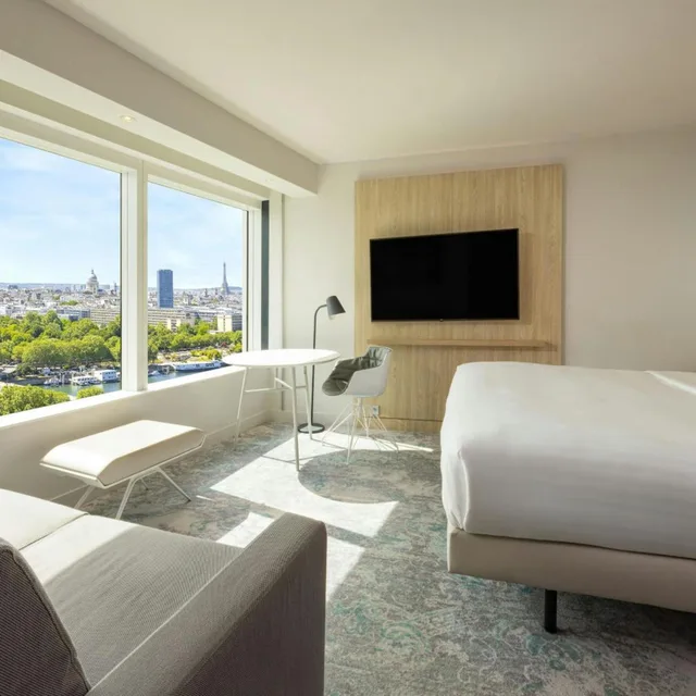 Family, King Bed, Eiffel View، Courtyard Paris Gare de Lyon 1/5