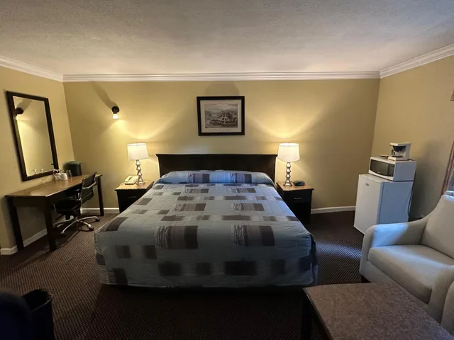 جناح بجاكوزي، Canadian Inn 2/9