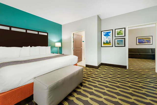 جناح بسرير كينج بغرفة نوم واحدة لذوي الإعاقة، La Quinta Inn & Suites by Wyndham Houston Humble Atascocita 1/1