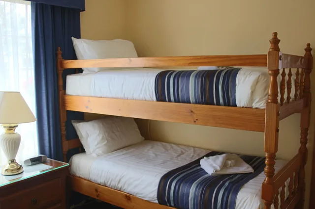 2 Bedrooms, Swan, Family, Cottage, Swansea Cottages & Motel Suites 3/6