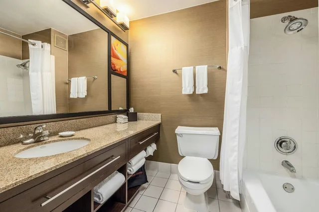 جناح تنفيذي بسرير مزدوج بغرفة نوم واحدة، Crowne Plaza Dallas Near Galleria Addison 2/5