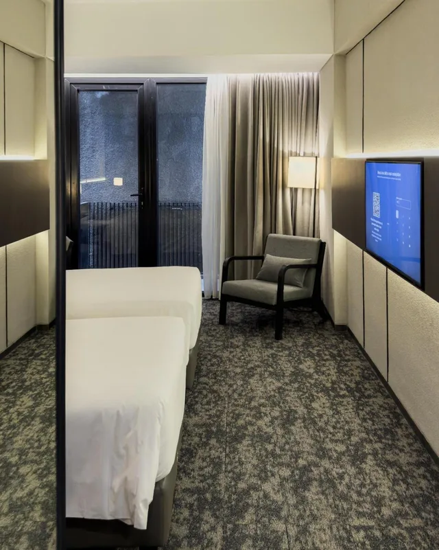 غرفة ديلوكس بسريرين منفصلين، Manon Boutique Hotel Kota Lama Semarang 2/3