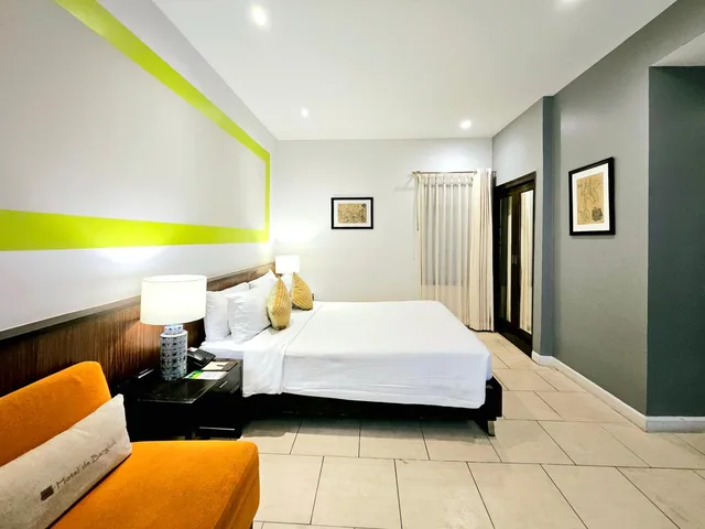 Urban, Plus, Hotel De Bangkok 7/18