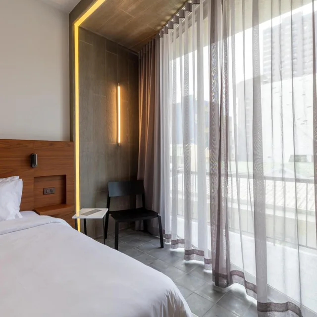 غرفة ثلاثية بحمام خاص، Reno Hotel 4/10
