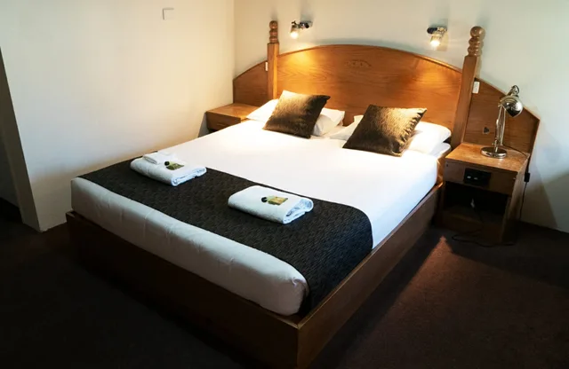 غرفة بسرير كوين، The Hahndorf Old Mill Motel 3/4