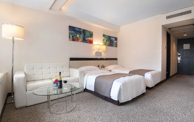 Prime, Deluxe, Twin Beds, Sofa، Regal Riverside Hotel 3/4
