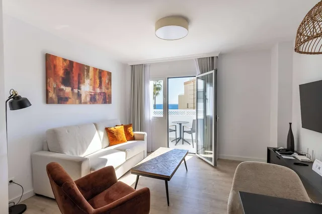 2 Bedrooms, Master, Classic, Suite, 2 Double and Twin Beds، Ramada Hotel and Suites By Wyndham Costa Del Sol 2/8
