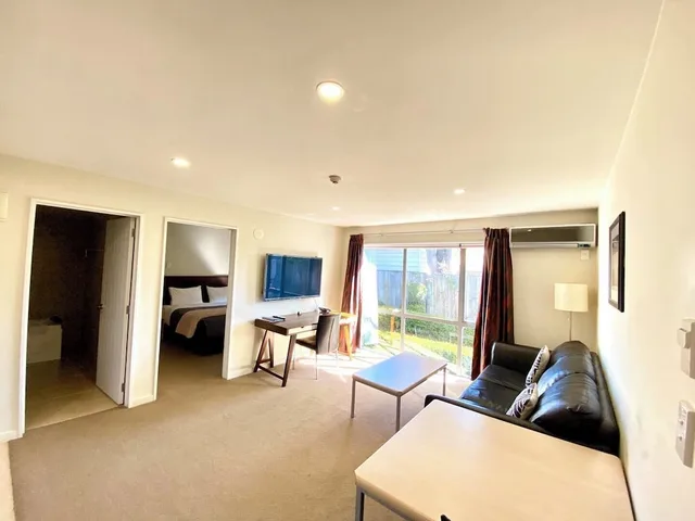 1 Bedroom, Deluxe, Apartment, King Bed, Alpha Motel Luxury Apartments 5/10