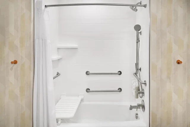 غرفة بسرير كينج لذوي الإعاقة، Hampton Inn Midland West 4/4
