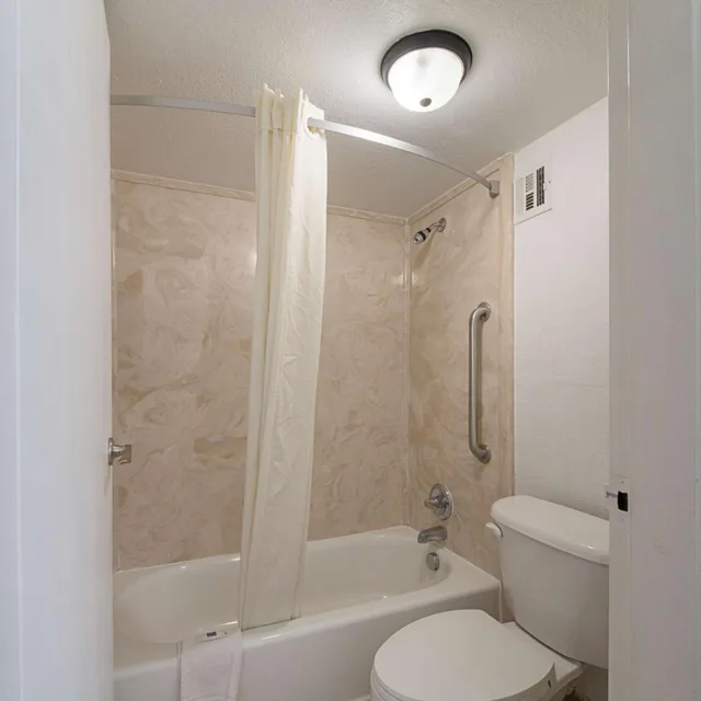 Room, King Bed, Accessible, Motel6 San Antonio, TX - I-10 West 6/9