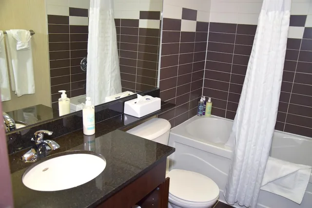 Coast, Premium, 2 Queen Beds, Sofa، Coast Lethbridge Hotel and Conference Centre 9/10