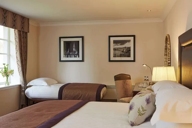 غرفة ديلوكس عائلية بسرير مزدوج، Macdonald Drumossie Hotel 1/3