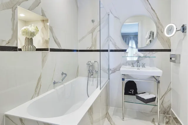Prestige, Suite, Double Bed, Peace Street View، Hotel Westminster 4/5
