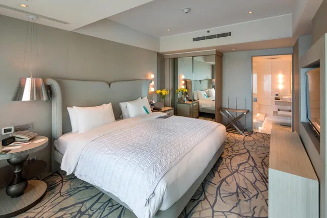 1 Bedroom, Presidential, Suite, King Bed, Executive Lounge Access, Le Meridien Gurgaon 2/4