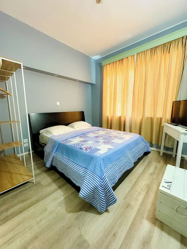Multiple Bedrooms, Basic, Triple, 1 Double and 1 Single Bed, Accessible، Monaco 5/10