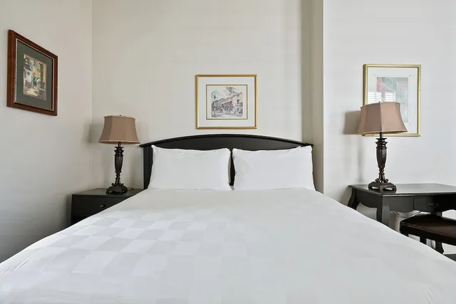 غرفة بريميوم بسرير كينج، Historic Streetcar Inn 9/10