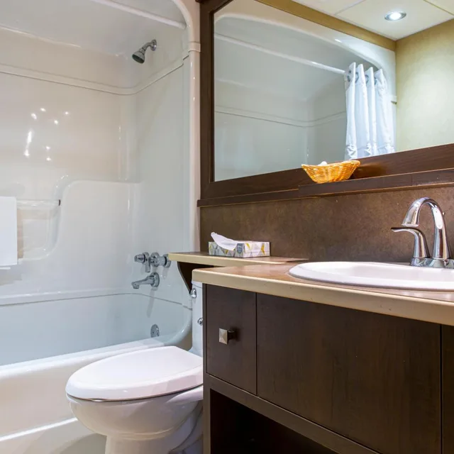 غرفة قياسية بسرير كينج، Hotel L Oiseliere Montmagny 6/8