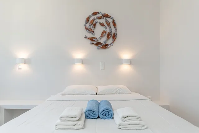 Deluxe, Suite, Queen Bed, Sofa, Hot Tub, Golden Sand Naxos 5/10