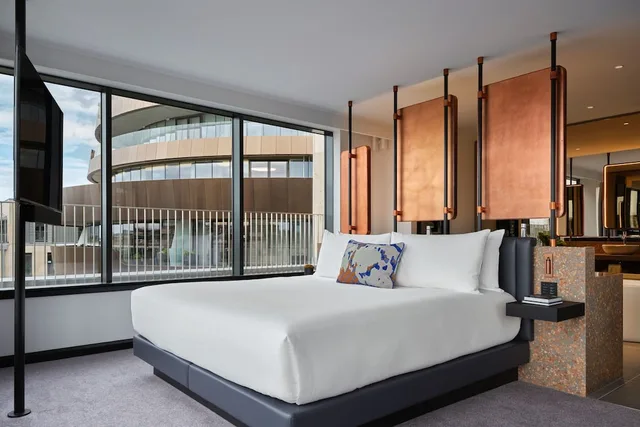 Premier, Suite, King Bed, W Edinburgh 1/5