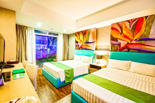 غرفة عائلية بسريرين كوين بإطلالة على المسبح، Aziza Paradise Hotel 1/4
