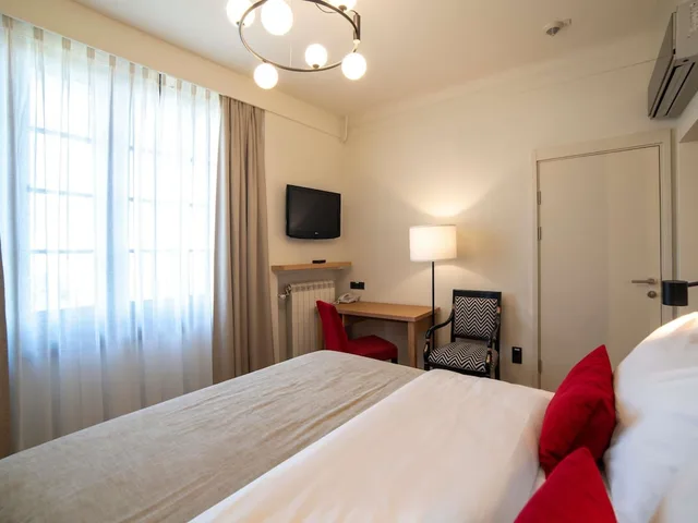 غرفة سوبيريور بسرير مزدوج، Mercure Belgrade Excelsior 3/10