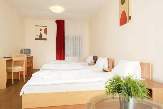 غرفة رباعية بسرير فردي، Stary Pivovar Hotel 10/10