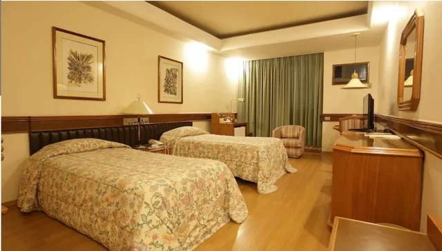 غرفة فاخرة بسريرين منفصلين، Hotel Gran Corona 1/2