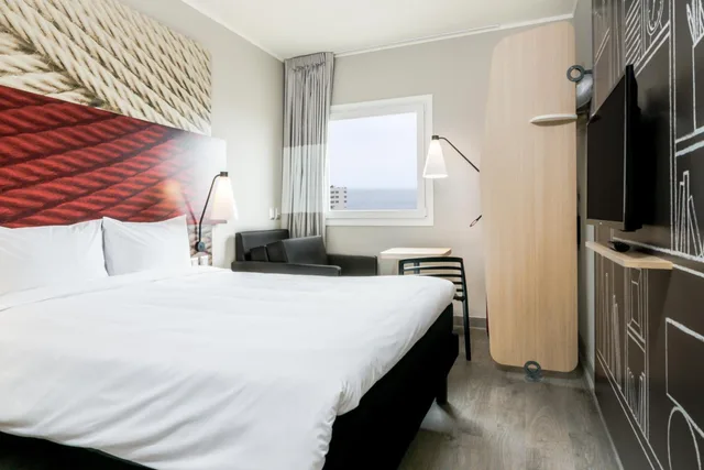 غرفة قياسية بسرير مزدوج مع سرير إضافي، Ibis Iquique 2/6