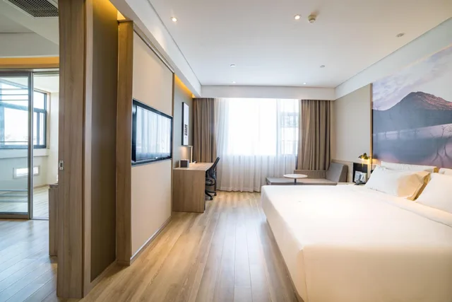 Superior, Suite, Atour Hotel Jimei University Xiamen 1/3