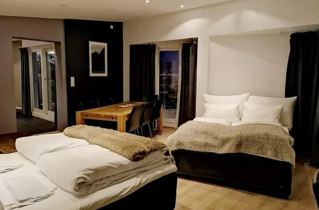 Studio, 1 Single and 2 Double Beds، Svinoya Rorbuer 1/1