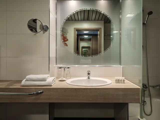 غرفة قياسية بسرير مزدوج بإطلالة على البحر، Esperos Palace Resort & Spa 4/7