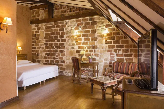 غرفة ديلوكس بسرير مزدوج بإطلالة، Hotel Europe Saint Severin Paris 2/5