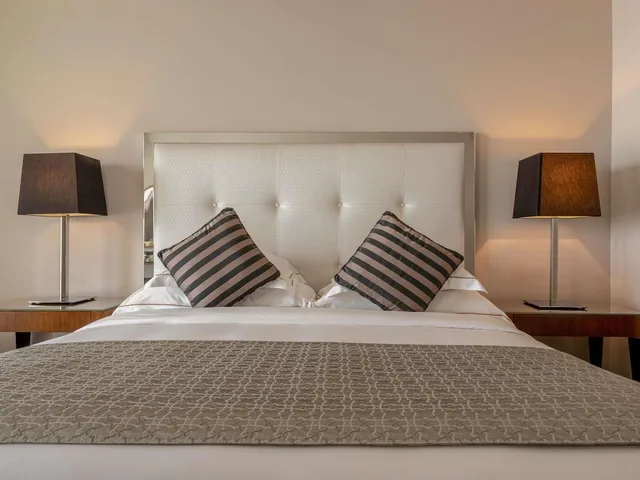 جناح ملكي بسرير مزدوج، Movenpick Hotel Beirut 2/7