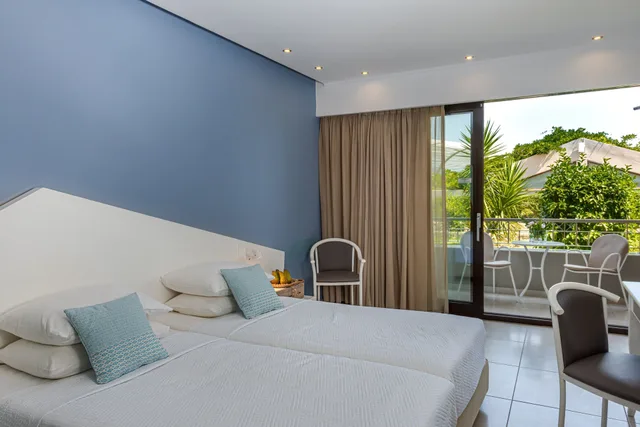 غرفة قياسية بسريرين منفصلين، Kassandra Bay Resort, Suites and Spa 1/10