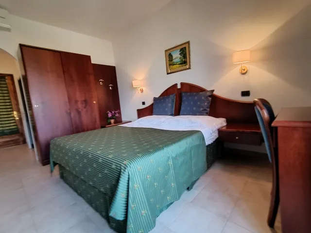 Comfort, Queen Bed, Villa Isabella Hotel & Residence 2/5