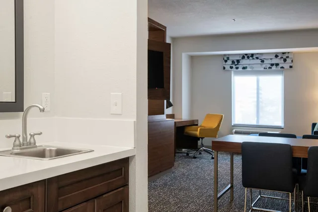 جناح استوديو بسرير كينج مع أريكة، Hampton Inn and Suites Los Angeles /Sherman Oaks (ex Hampton Suites LAX Van Nuys) 4/5