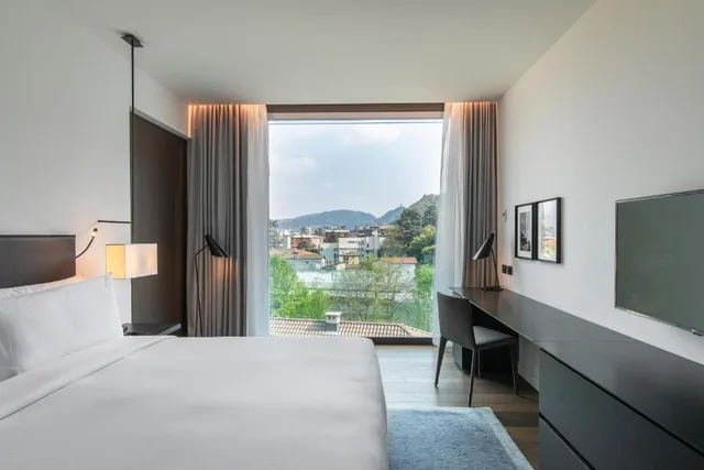 غرفة بسرير مزدوج، Hilton Lake Como 2/5