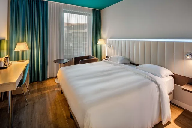 غرفة قياسية بسرير كوين، Park Inn By Radisson Stuttgart 2/8