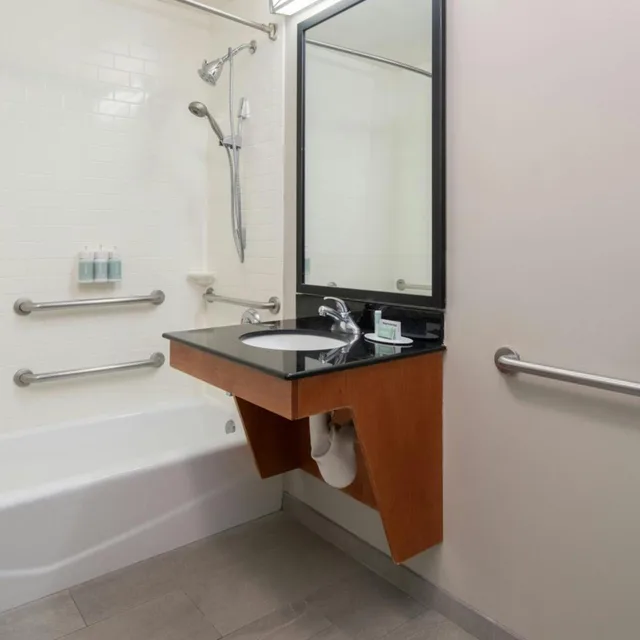 استوديو بسرير كينج مع أريكة بحوض استحمام لذوي الإعاقة، Fairfield Inn & Suites by Marriott Santa Maria 6/7
