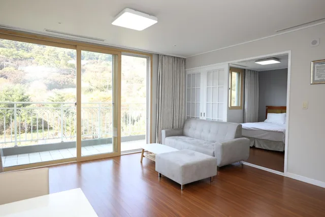 Room, Double Bed, Back Side، The-K Jirisan Family Hotel 2/2