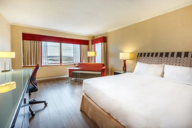 غرفة قياسية بسرير كينج، Le Concorde Hotel 1/6