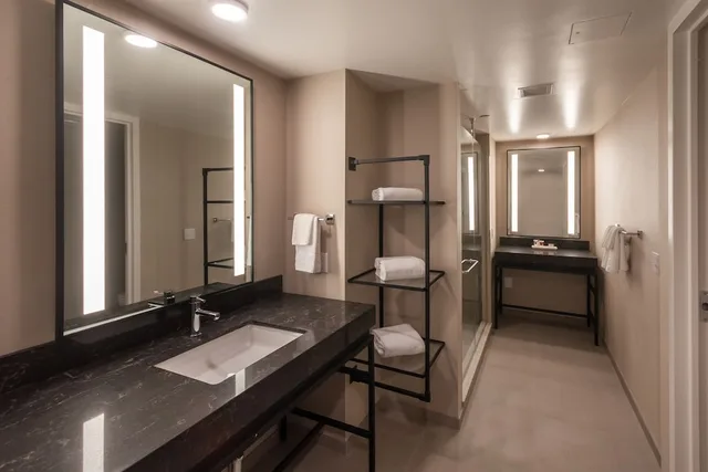 Romulus, 2 Queen Beds, with View، Caesars Republic Lake Tahoe 9/10