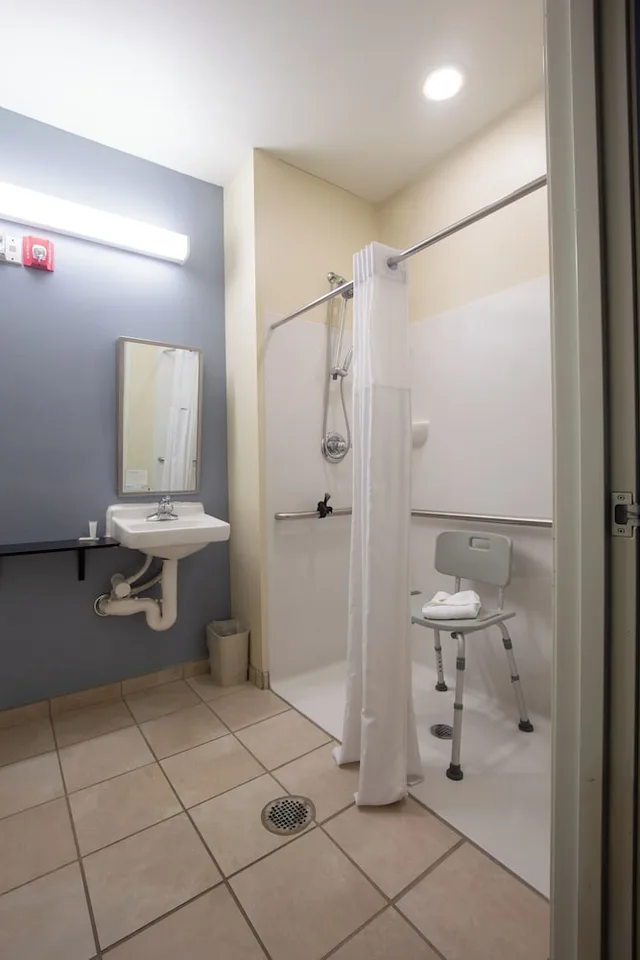 غرفة بسرير كوين لذوي الإعاقة، Microtel Inn & Suites By Wyndham Waynesburg 8/8